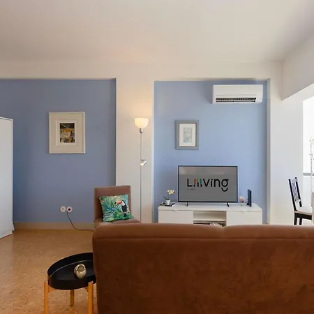 Liiiving In - Lobo 2